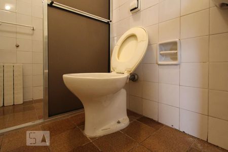 Casa à venda com 200m², 4 quartos e 2 vagasBanheiro de Serviço