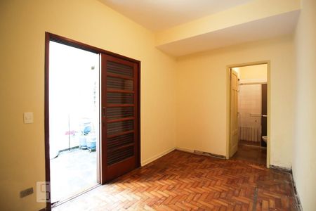 Casa à venda com 200m², 4 quartos e 2 vagasQuarto de Serviço