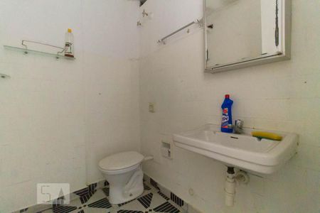 Banheiro  de kitnet/studio para alugar com 1 quarto, 35m² em Aclimação, São Paulo