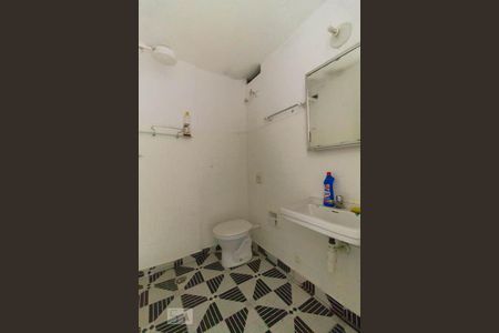 Banheiro  de kitnet/studio para alugar com 1 quarto, 35m² em Aclimação, São Paulo