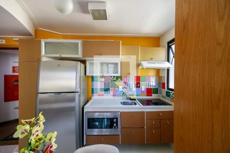 Cozinha de apartamento para alugar com 1 quarto, 49m² em Brooklin Paulista, São Paulo