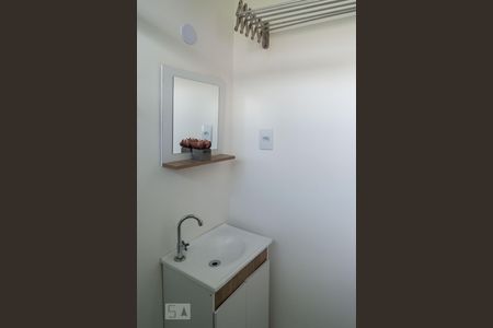 Banheiro de apartamento para alugar com 1 quarto, 19m² em Centro Histórico, Porto Alegre