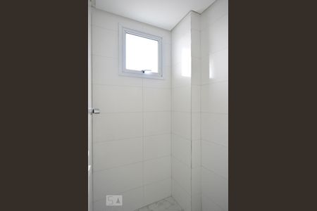 Banheiro de casa de condomínio para alugar com 1 quarto, 35m² em Vila Prudente, São Paulo