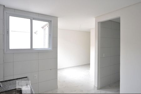 Cozinha e sala de casa de condomínio para alugar com 1 quarto, 35m² em Vila Prudente, São Paulo