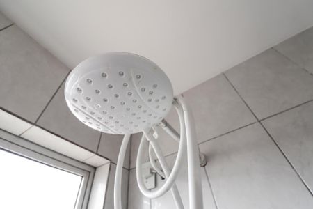 Chuveiro de kitnet/studio para alugar com 1 quarto, 30m² em Setor Leste Universitário, Goiânia