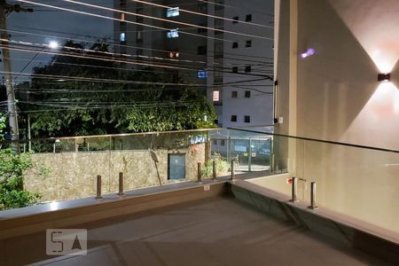 Varanda de casa à venda com 3 quartos, 215m² em Vila Madalena, São Paulo