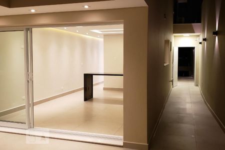 Casa à venda com 215m², 3 quartos e 3 vagasCorredor