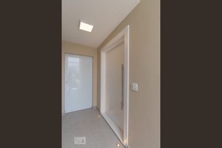 Casa à venda com 215m², 3 quartos e 3 vagasEntrada