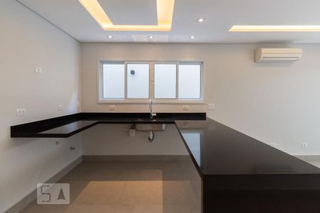 Casa à venda com 215m², 3 quartos e 3 vagasCozinha