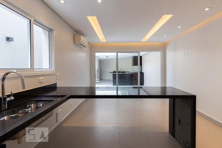 Casa à venda com 215m², 3 quartos e 3 vagasCozinha