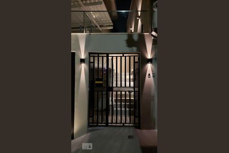 Casa à venda com 185m², 3 quartos e 3 vagas Casa à venda com 185m², 3 quartos e 3 vagasFachada