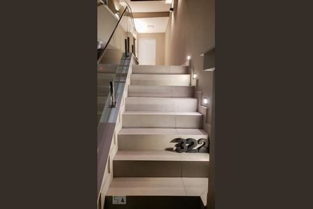 Casa à venda com 185m², 3 quartos e 3 vagas Casa à venda com 185m², 3 quartos e 3 vagasEntrada