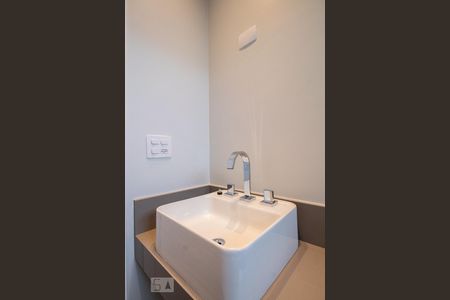 Casa à venda com 185m², 3 quartos e 3 vagas Casa à venda com 185m², 3 quartos e 3 vagasBanheiro