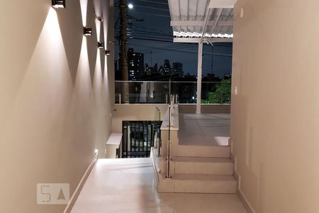 Casa à venda com 185m², 3 quartos e 3 vagas Casa à venda com 185m², 3 quartos e 3 vagasEntrada