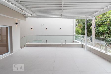 Casa à venda com 185m², 3 quartos e 3 vagas Casa à venda com 185m², 3 quartos e 3 vagasEspaço gourmet