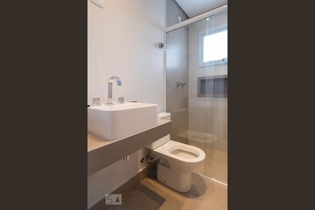 Casa à venda com 185m², 3 quartos e 3 vagas Casa à venda com 185m², 3 quartos e 3 vagasBanheiro