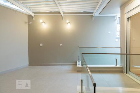 Casa à venda com 185m², 3 quartos e 3 vagas Casa à venda com 185m², 3 quartos e 3 vagasLavanderia