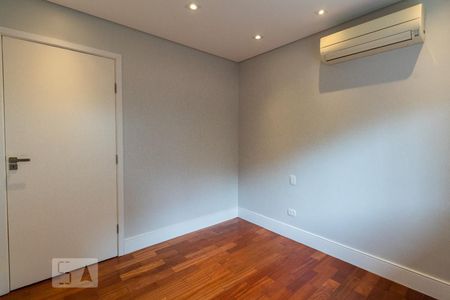 Casa à venda com 185m², 3 quartos e 3 vagas Casa à venda com 185m², 3 quartos e 3 vagasQuarto 2