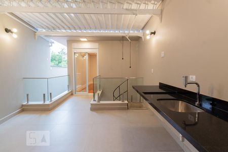 Casa à venda com 185m², 3 quartos e 3 vagas Casa à venda com 185m², 3 quartos e 3 vagasLavanderia