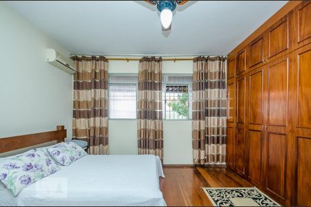 Casa à venda com 350m², 5 quartos e 8 vagasSuíte