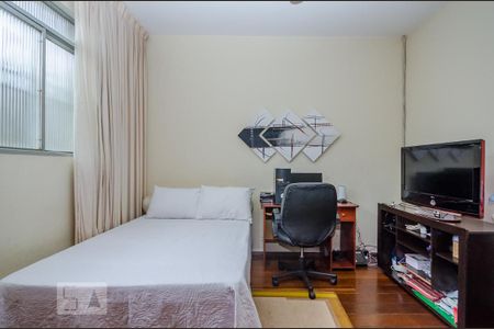 Casa à venda com 350m², 5 quartos e 8 vagasQuarto 2