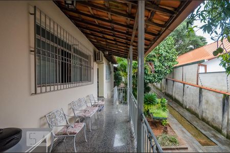 Casa à venda com 350m², 5 quartos e 8 vagasvaranda