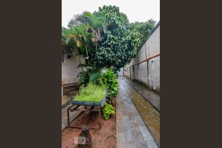 Casa à venda com 350m², 5 quartos e 8 vagasÁrea Externa