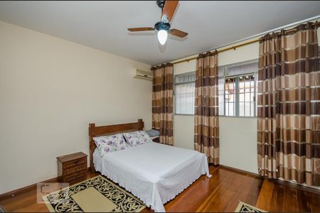 Casa à venda com 350m², 5 quartos e 8 vagasSuíte