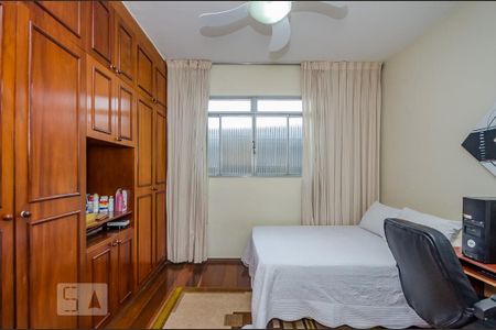 Casa à venda com 350m², 5 quartos e 8 vagasQuarto 2