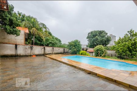 Casa à venda com 350m², 5 quartos e 8 vagasÁrea Externa