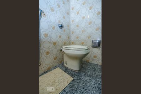 Casa à venda com 350m², 5 quartos e 8 vagasBanheiro da Suíte