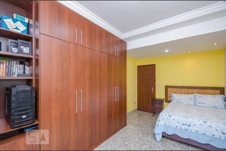 Casa à venda com 350m², 5 quartos e 8 vagasQuarto 4