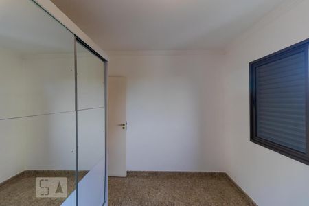 Apartamento à venda com 92m², 3 quartos e 2 vagasQuarto 02