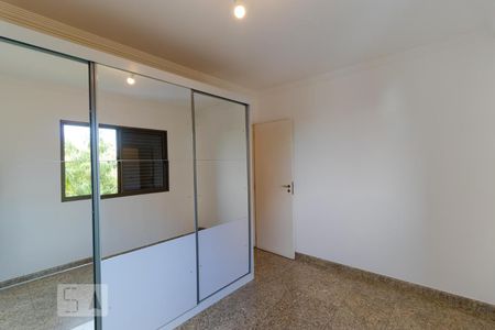 Apartamento à venda com 92m², 3 quartos e 2 vagasQuarto 02