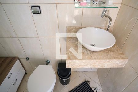 Casa à venda com 142m², 3 quartos e 2 vagasBanheiro 1