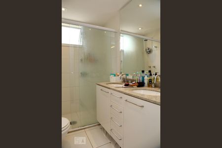 Apartamento à venda com 142m², 4 quartos e 2 vagasBanheiro da Suíte 4