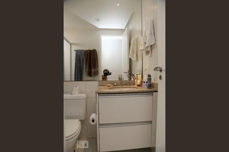 Apartamento à venda com 142m², 4 quartos e 2 vagasBanheiro da Suíte 3