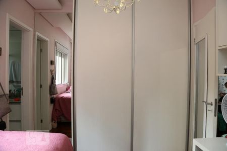 Apartamento à venda com 142m², 4 quartos e 2 vagasQuarto 2 