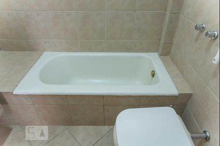 Apartamento à venda com 71m², 2 quartos e sem vagaBanheiro social 