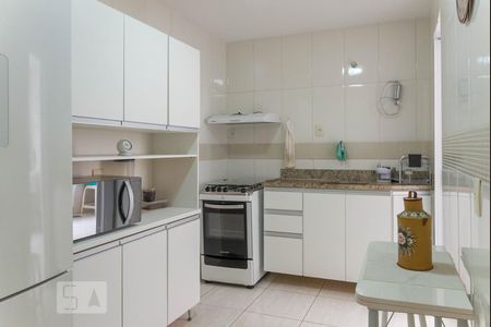 Apartamento à venda com 71m², 2 quartos e sem vagaCozinha 