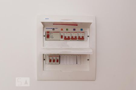 Sala - Quadro de luz de apartamento para alugar com 2 quartos, 45m² em Bonsucesso, Rio de Janeiro