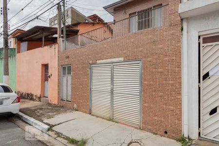 Casa para alugar com 160m², 2 quartos e 2 vagasFachada
