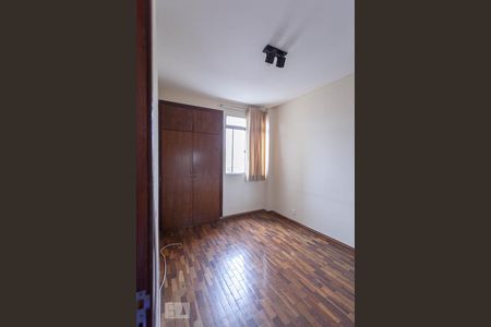 Quarto 1 de apartamento para alugar com 2 quartos, 60m² em Sagrada Família, Belo Horizonte