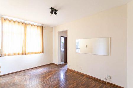 Sala de apartamento para alugar com 2 quartos, 60m² em Sagrada Família, Belo Horizonte