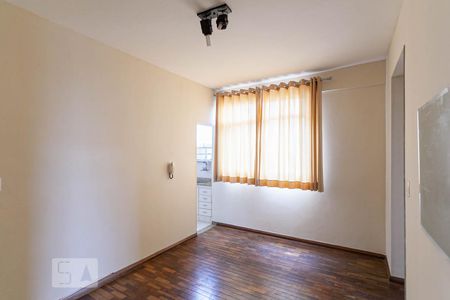 Sala de apartamento para alugar com 2 quartos, 60m² em Sagrada Família, Belo Horizonte