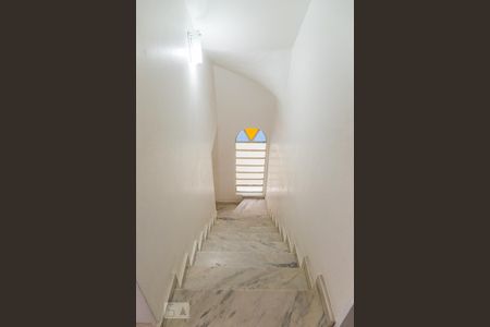 Casa à venda com 149m², 3 quartos e 2 vagasEscadas