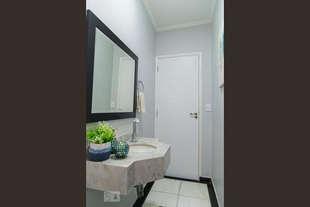 Casa à venda com 149m², 3 quartos e 2 vagasLavabo