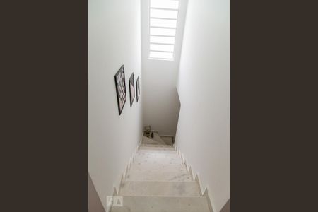 Casa à venda com 149m², 3 quartos e 2 vagasEscadas