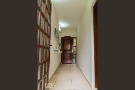 Casa à venda com 149m², 3 quartos e 2 vagasCorredor externo