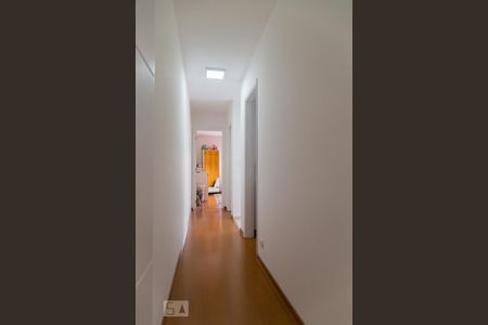 Casa à venda com 149m², 3 quartos e 2 vagasCorredor